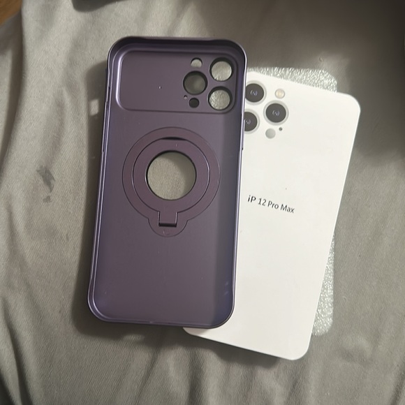 iPhone 12 Pro Max purple case - Picture 3 of 4